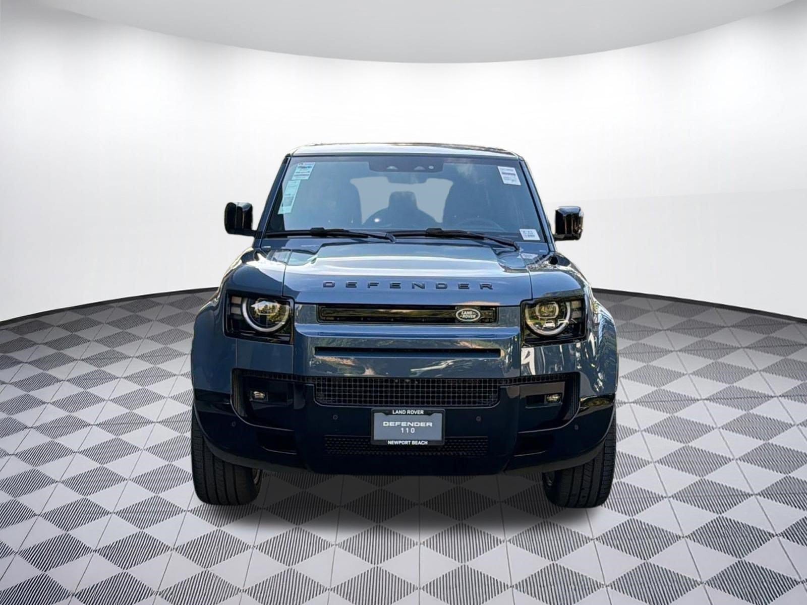 2026 Land Rover Defender X-Dynamic SE - Photo 6