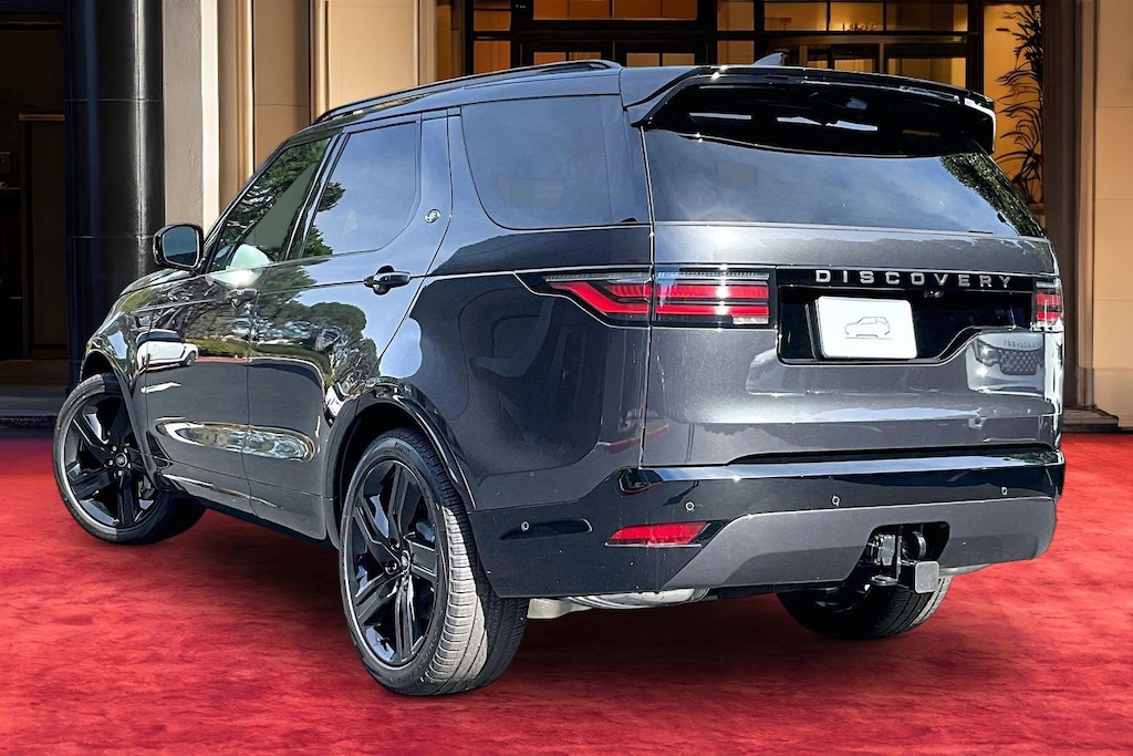 New 2026 Land Rover Discovery Dynamic SE SUV