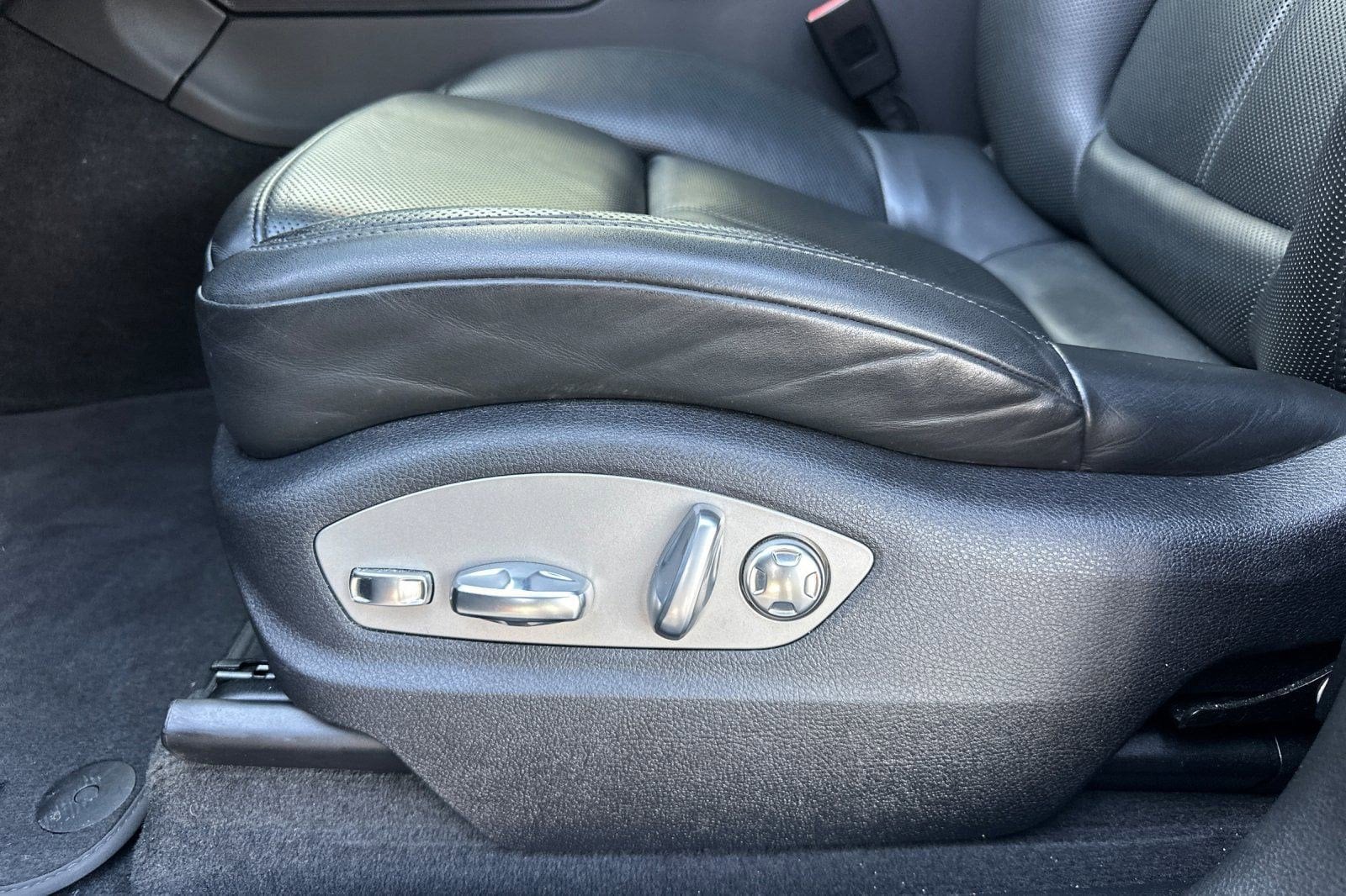 2022 Porsche Macan AWD photo 3