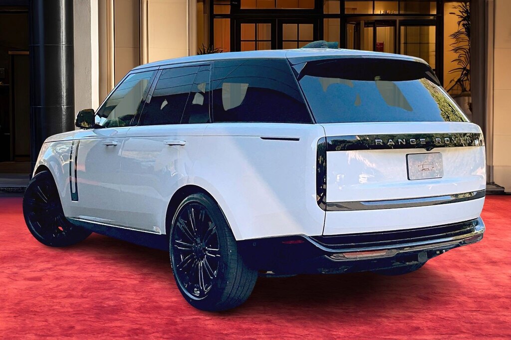 New 2026 Land Rover Range Rover P530 SE SUV