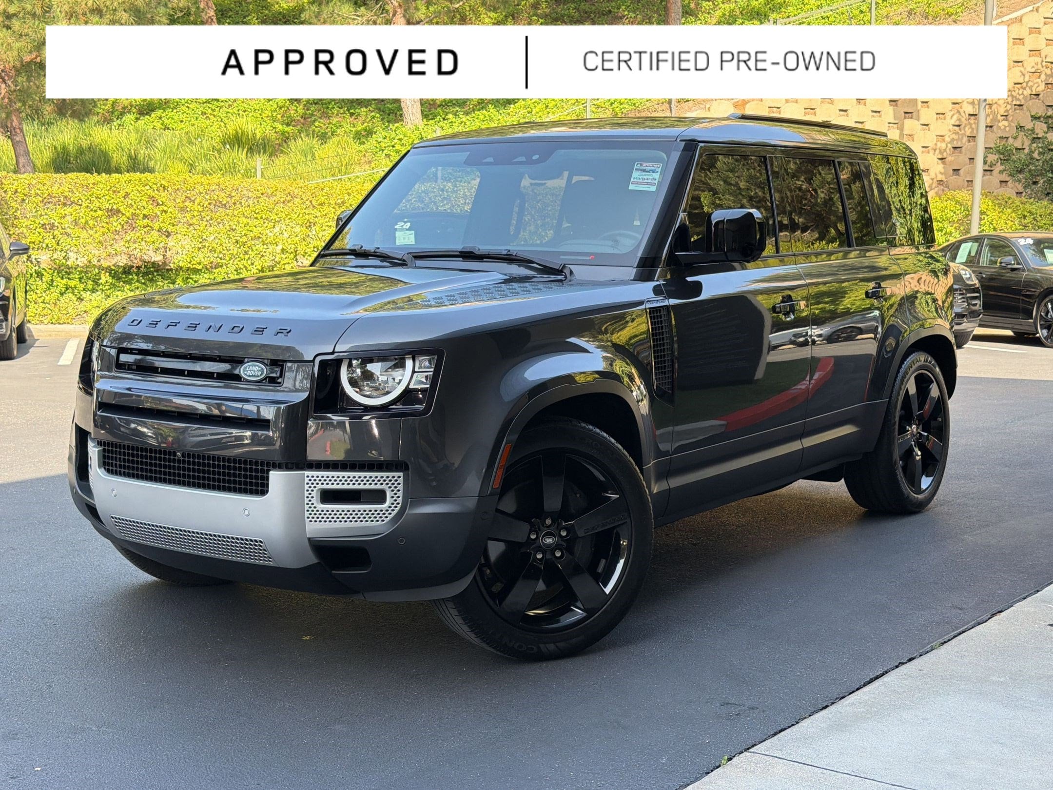 2023 Land Rover Defender S's photo
