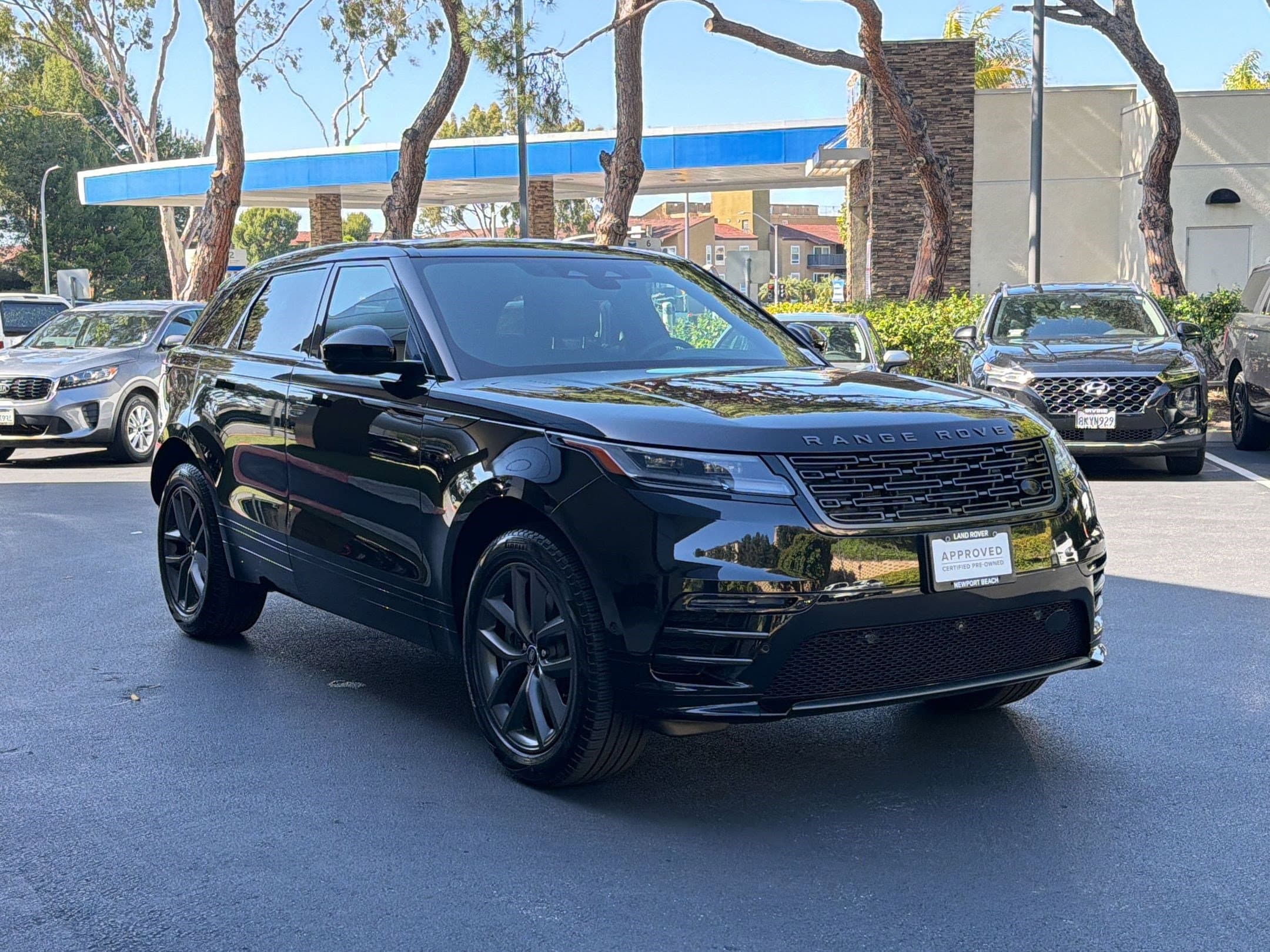 2026 Land Rover Range Rover Velar Dynamic SE photo 6