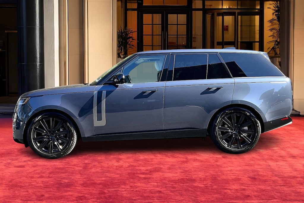New 2026 Land Rover Range Rover P400 SE SUV