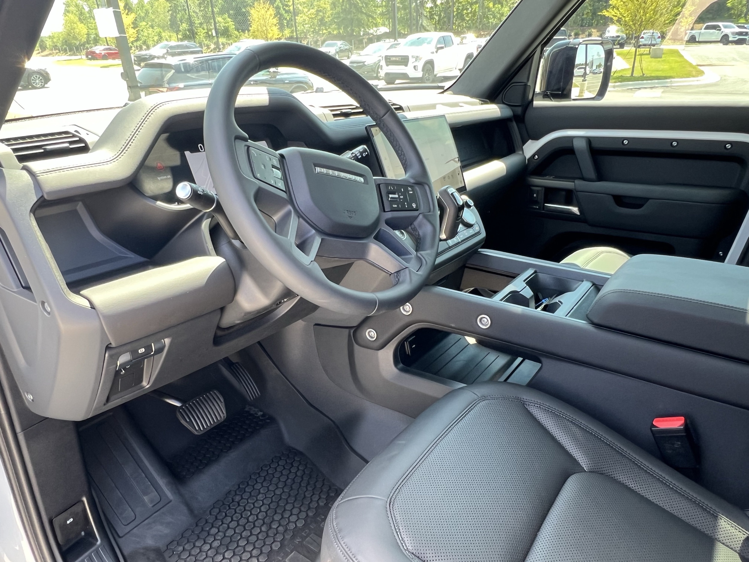 2026 Land Rover Defender S - Photo 16
