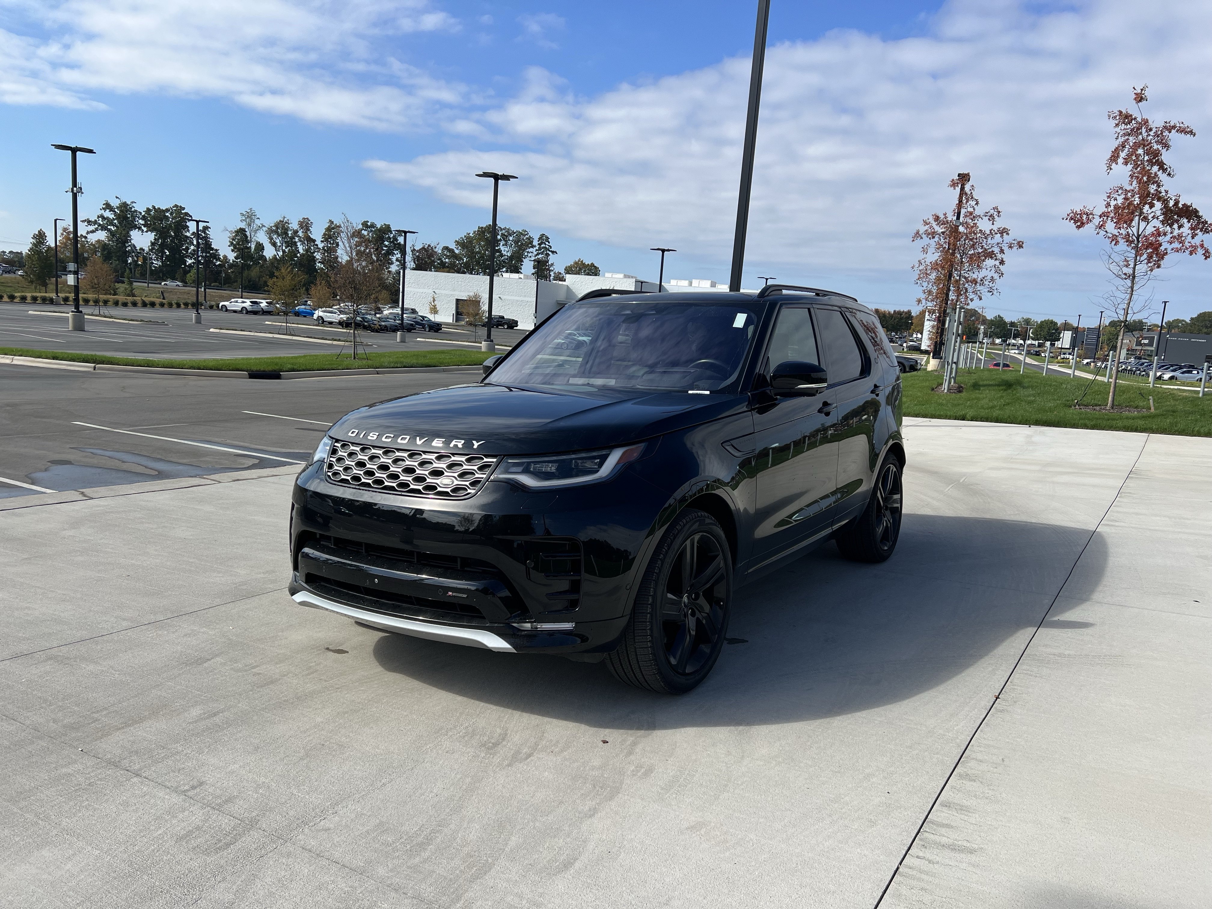 Certified 2023 Land Rover Discovery P360 Metropolitan Edition SUV