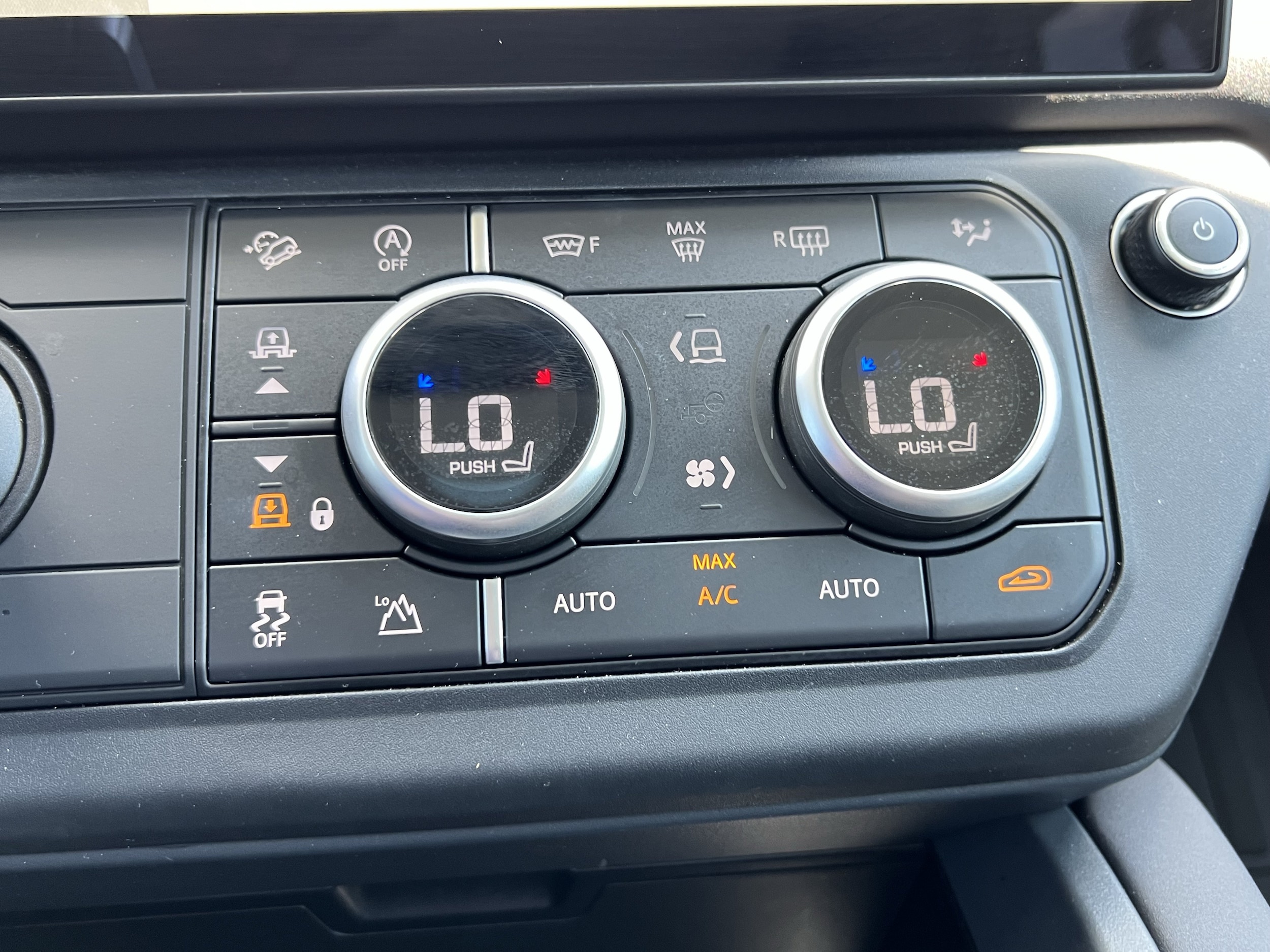 2026 Land Rover Defender S - Photo 28