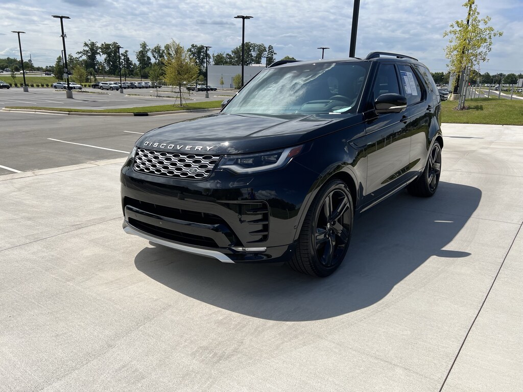 Certified 2025 Land Rover Discovery P360 Metropolitan Edition SUV