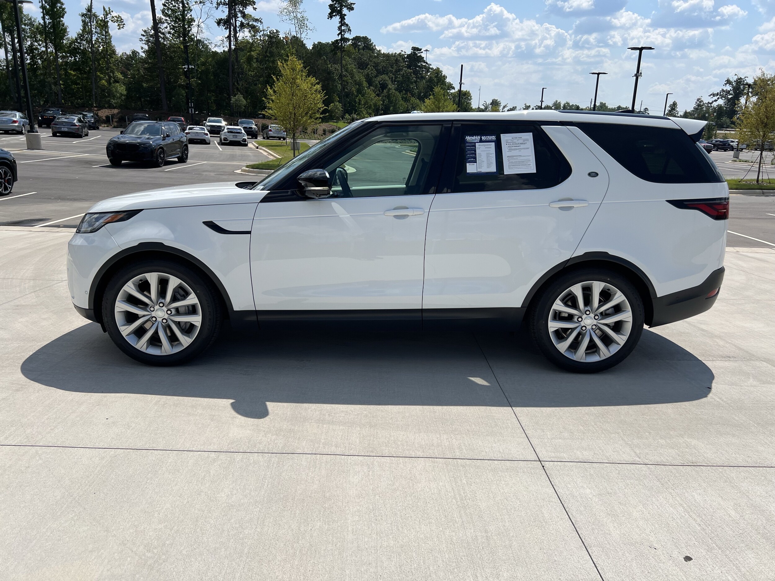 2024 Land Rover Discovery P300 S