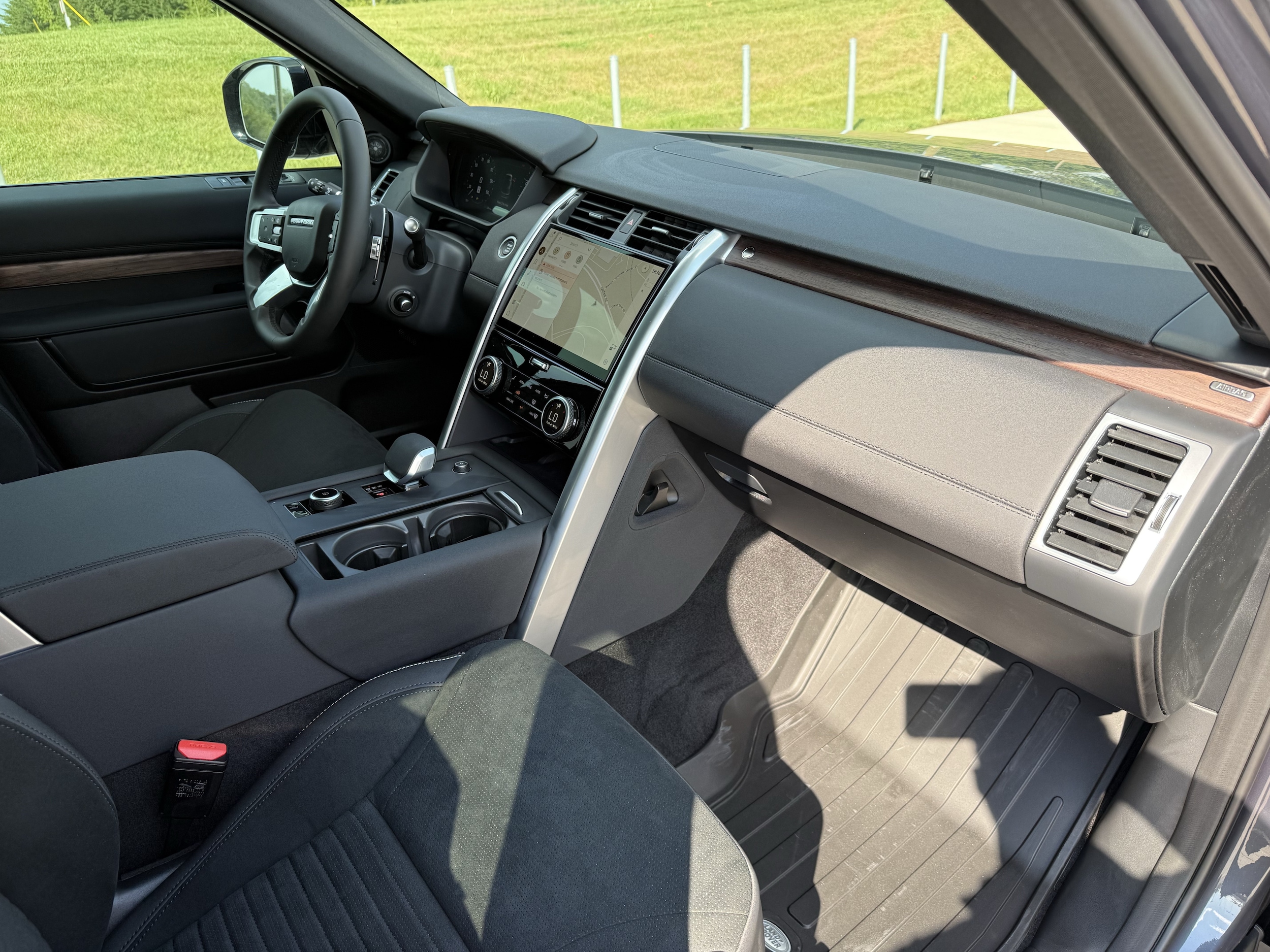 2026 Land Rover Discovery S