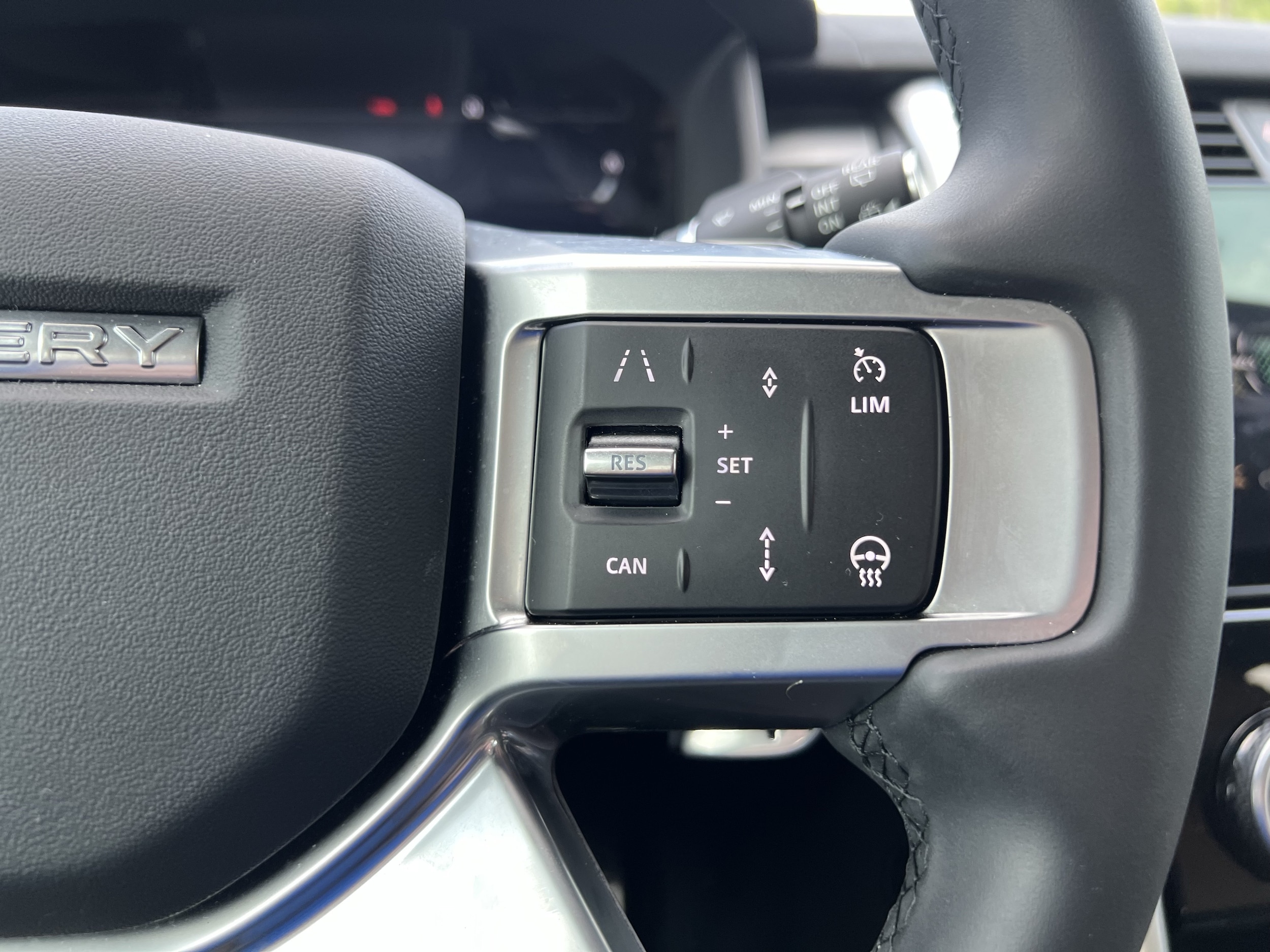 2025 Land Rover Discovery Dynamic SE - Photo 19