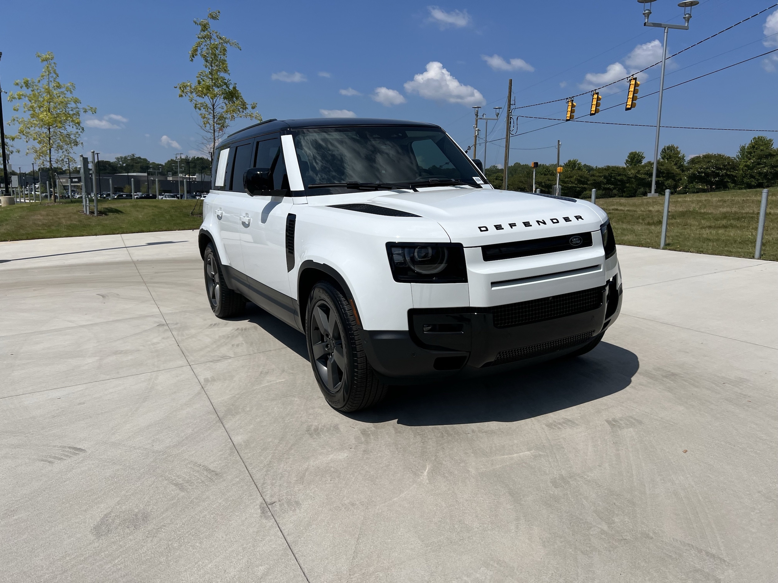 2026 Land Rover Defender S - Photo 2