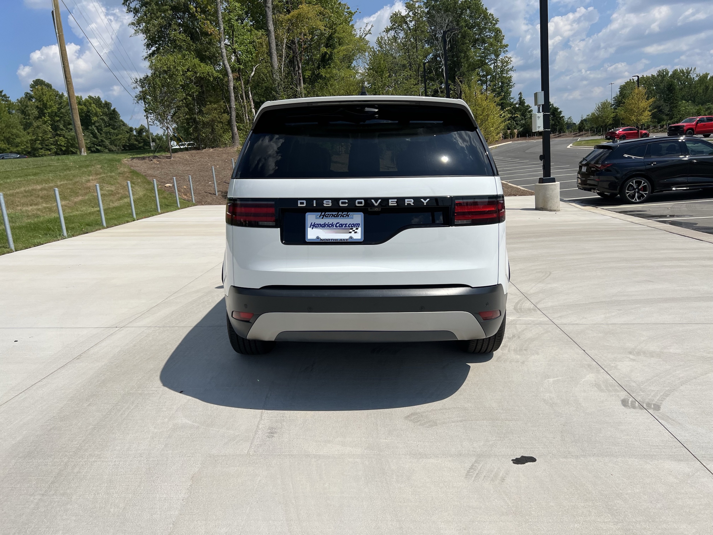 2024 Land Rover Discovery P300 S