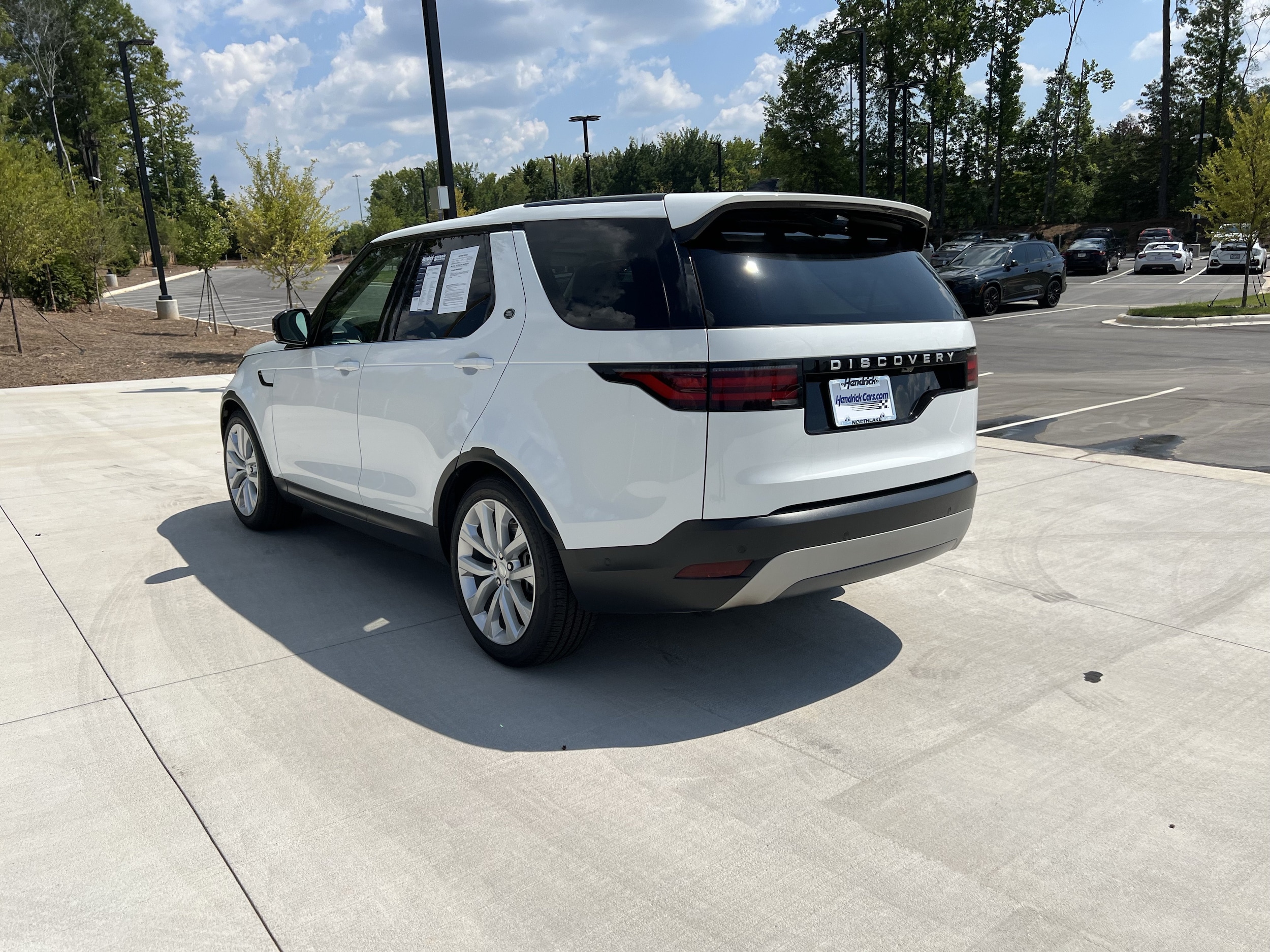 2024 Land Rover Discovery P300 S