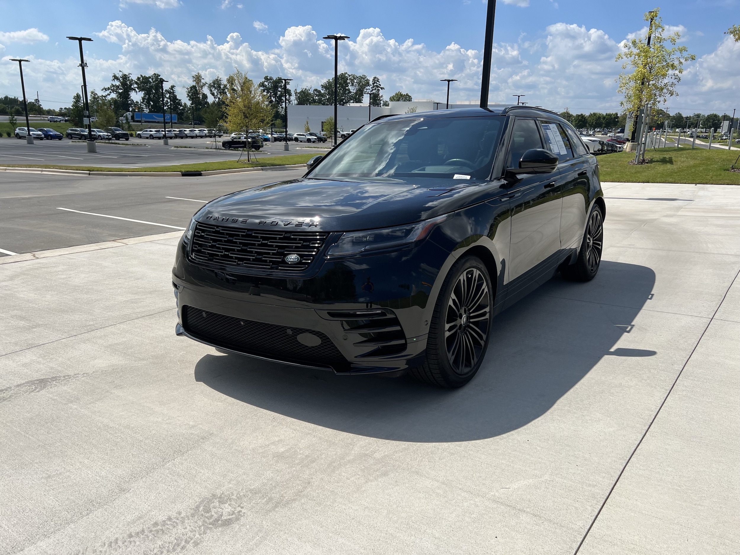 2026 Land Rover Range Rover Velar Dynamic SE - Photo 4