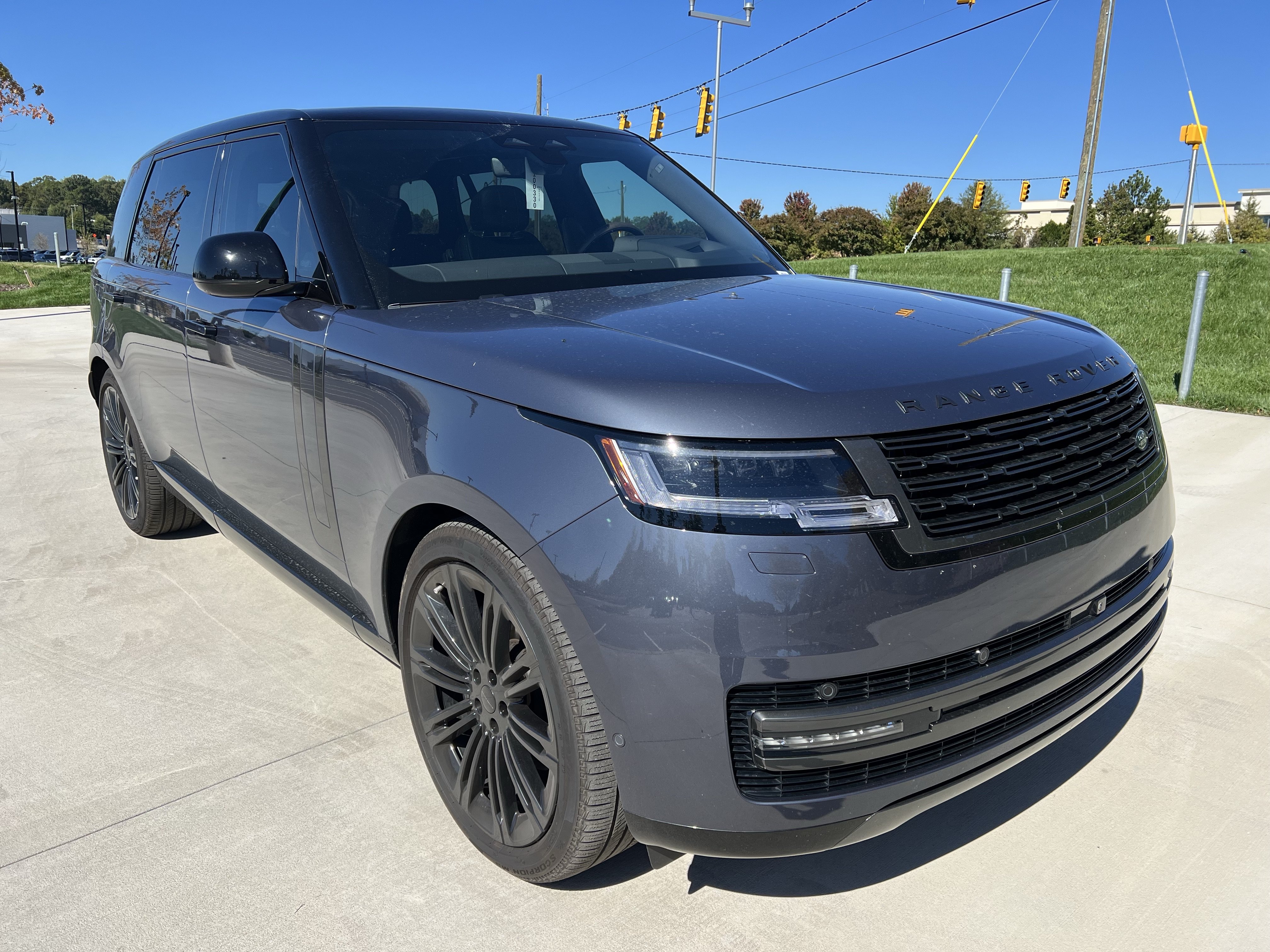 2026 Land Rover Range Rover SE LWB 7 Seat SUV