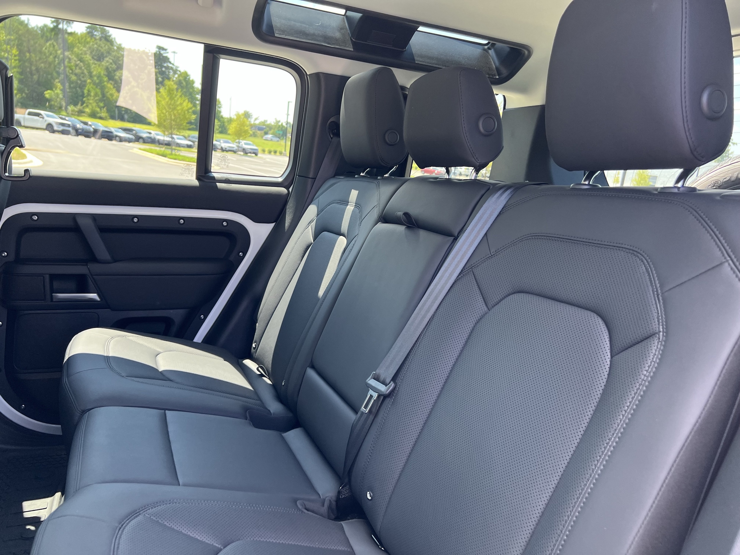 2026 Land Rover Defender S - Photo 32