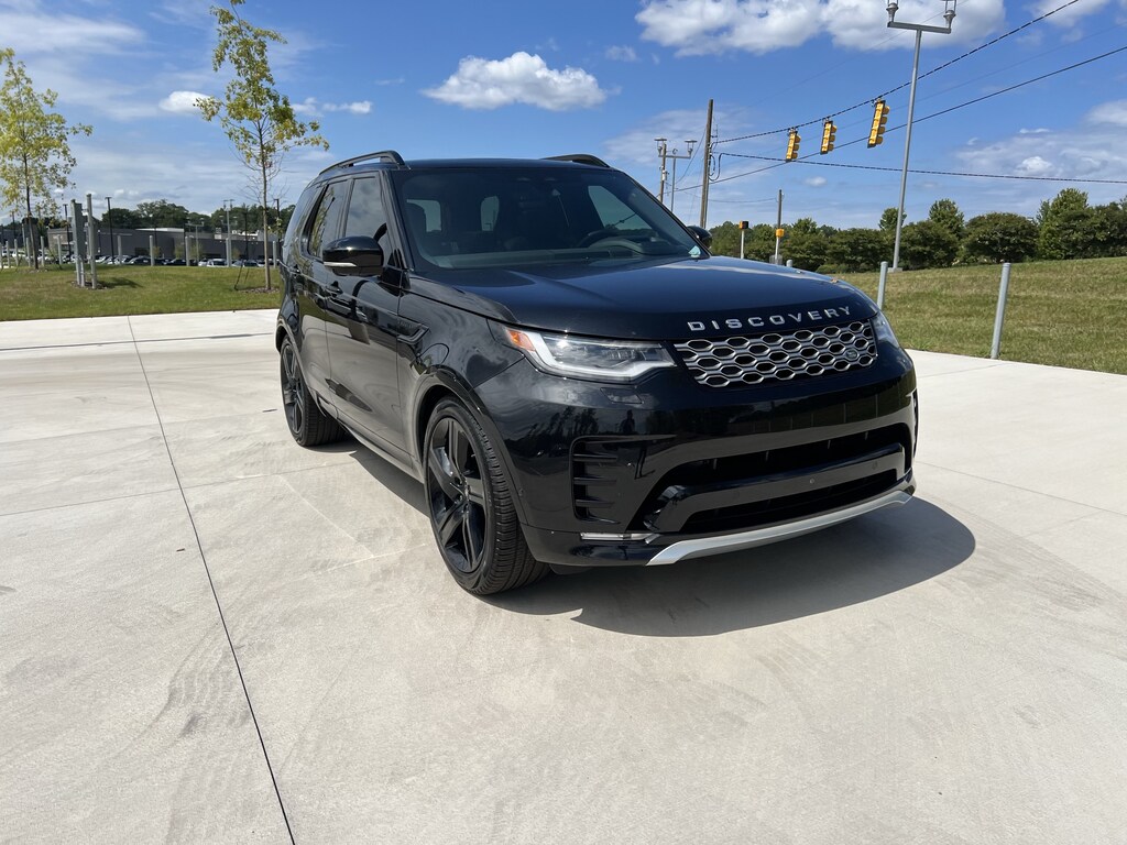Certified 2025 Land Rover Discovery P360 Metropolitan Edition SUV