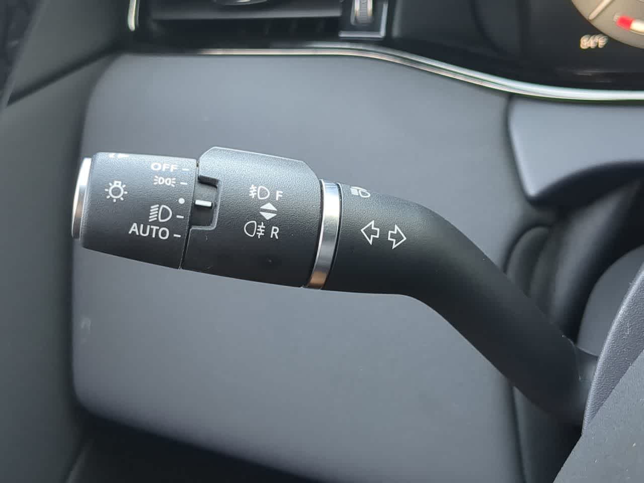 Thumbnail: 2024 Land Rover Range Rover Evoque - 28