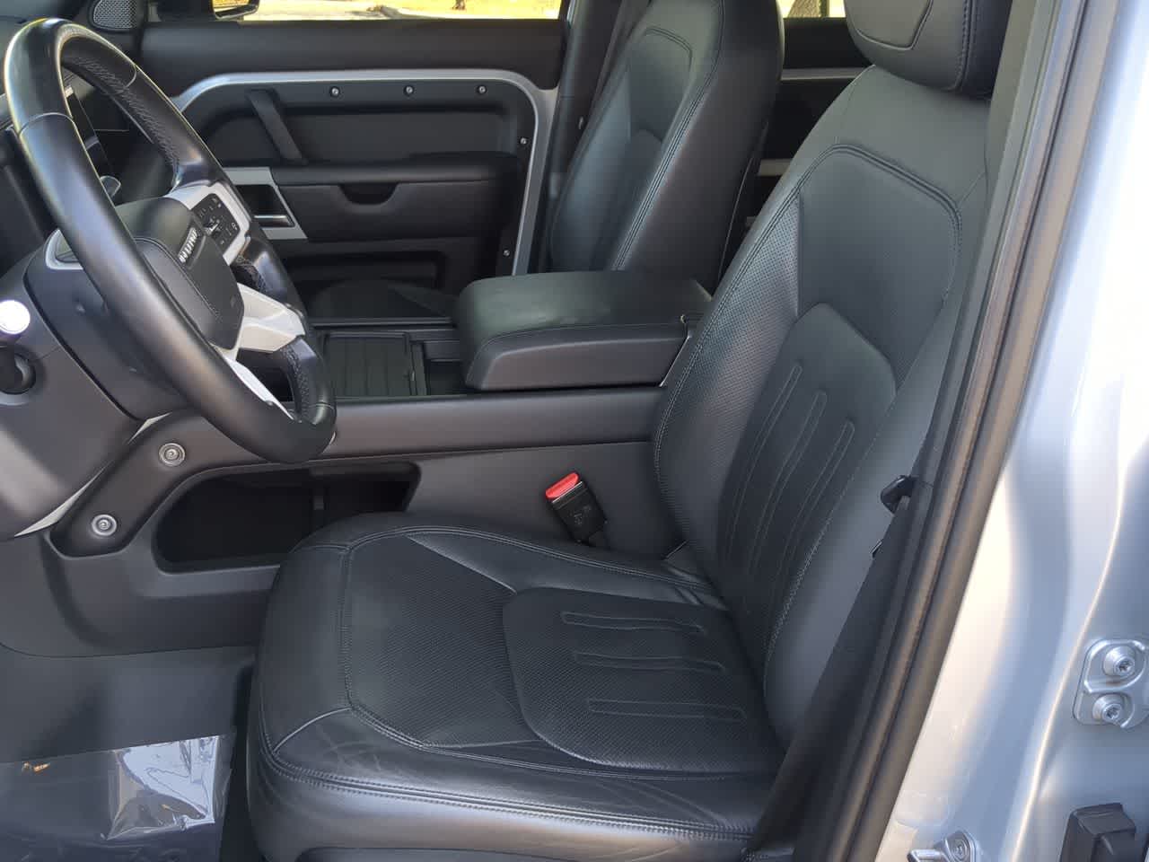 Thumbnail: 2022 Land Rover Defender - 17