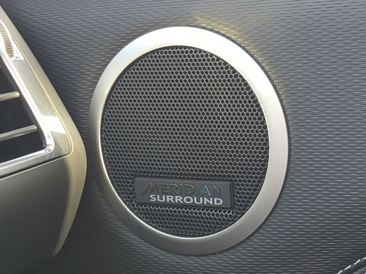 Thumbnail: 2026 Land Rover Discovery - 33