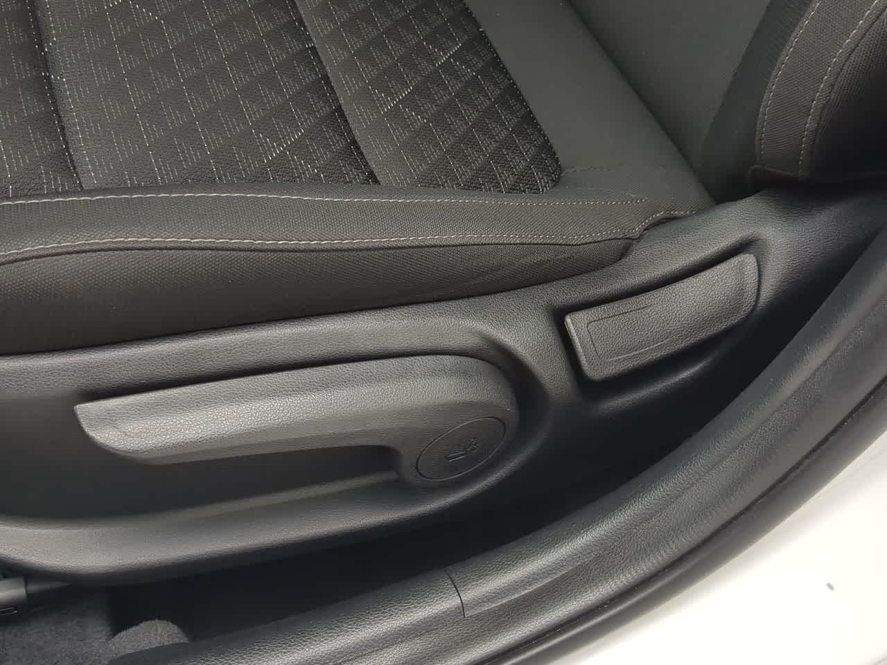 Thumbnail: 2023 Kia Rio - 17