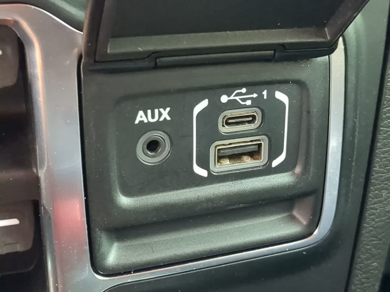 Thumbnail: 2021 Jeep Wrangler - 31