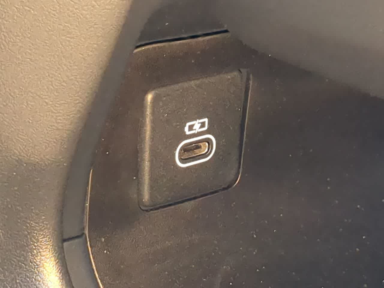 Thumbnail: 2025 Land Rover Range Rover Sport - 32