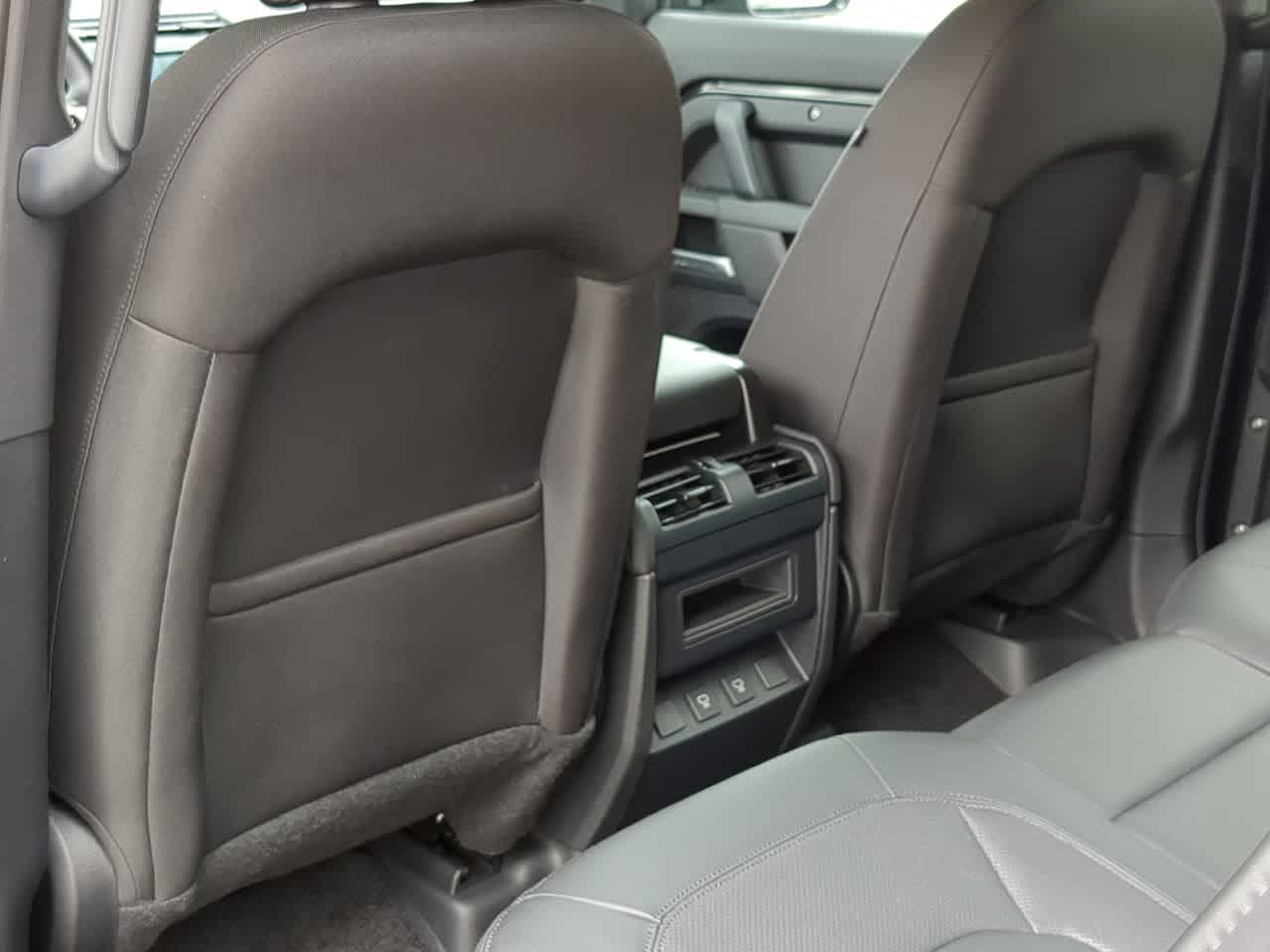 Thumbnail: 2025 Land Rover Defender - 18