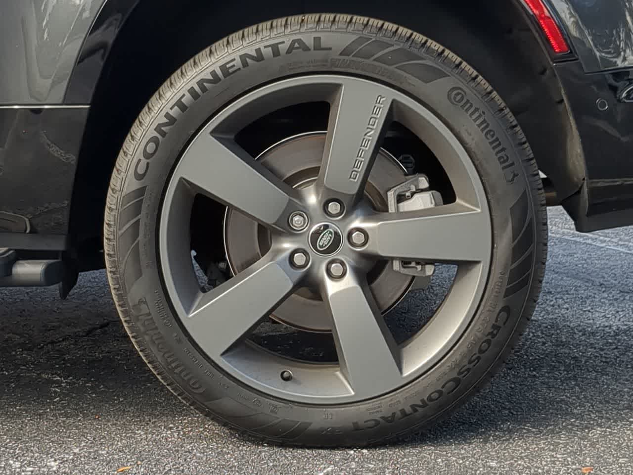 Thumbnail: 2025 Land Rover Defender - 14