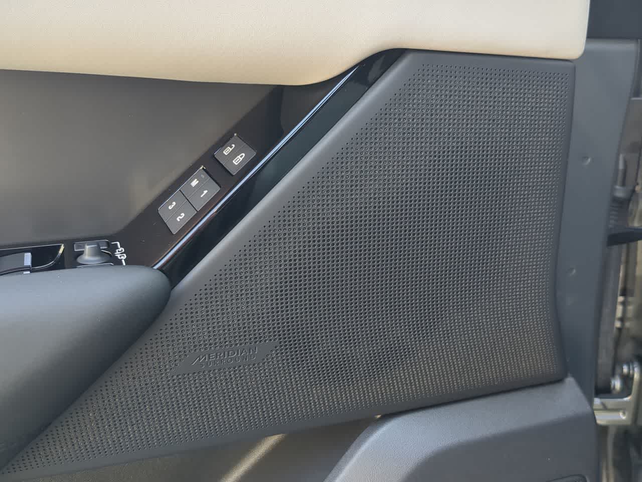 Thumbnail: 2026 Land Rover Range Rover Velar - 32