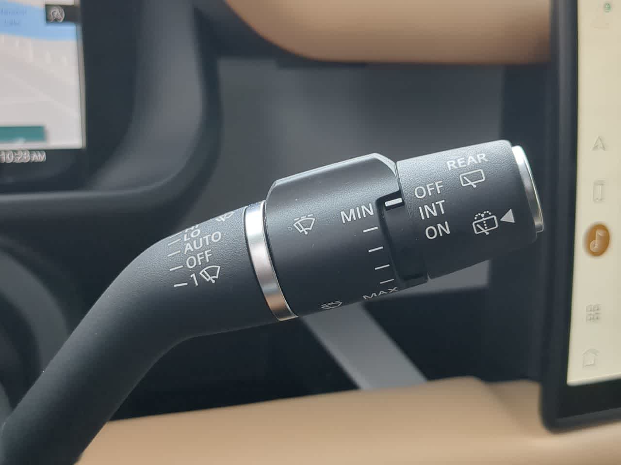 Thumbnail: 2025 Land Rover Defender - 28