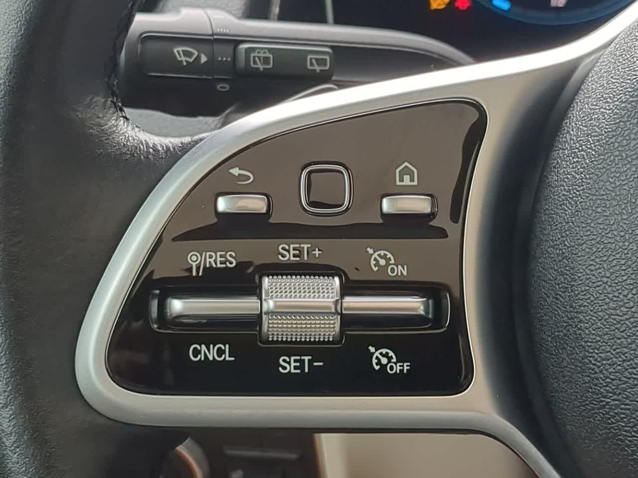 Thumbnail: 2020 Mercedes-Benz GLB - 26