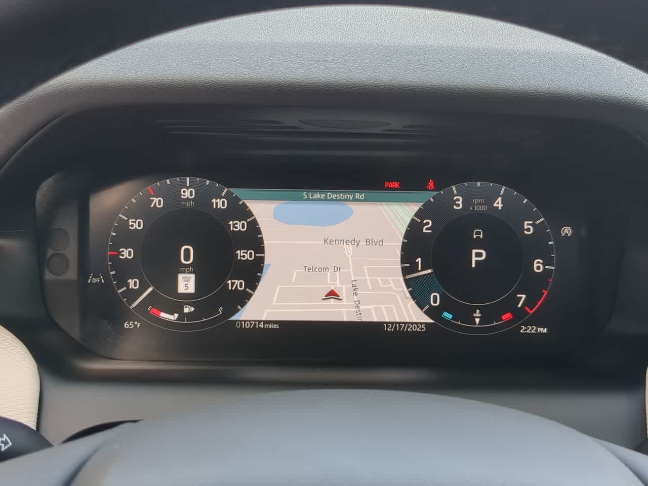 Thumbnail: 2025 Land Rover Discovery Sport - 35