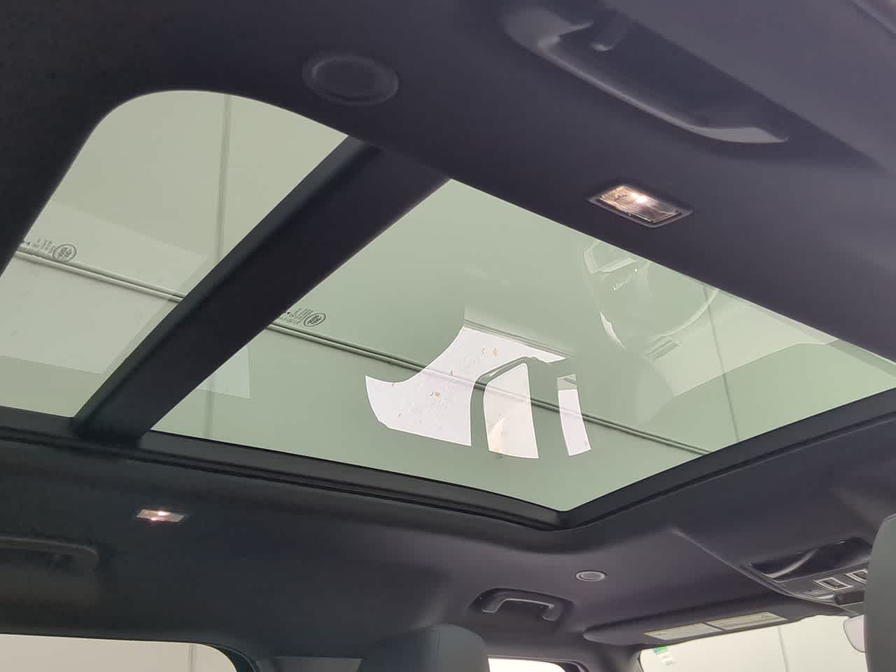 Thumbnail: 2025 Land Rover Defender - 22