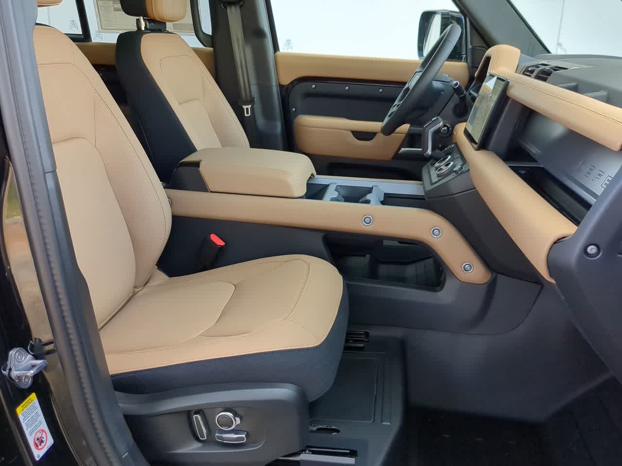 2025 Land Rover Defender 130 24