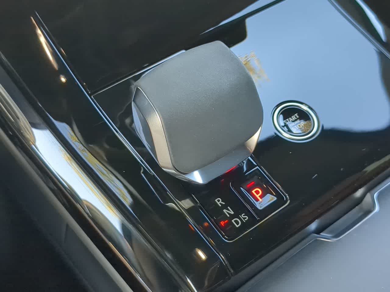 Thumbnail: 2025 Land Rover Range Rover Sport - 35