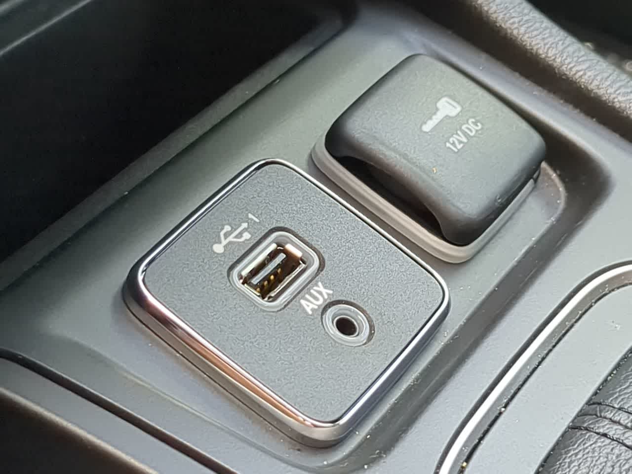 Thumbnail: 2019 Jeep Cherokee - 30