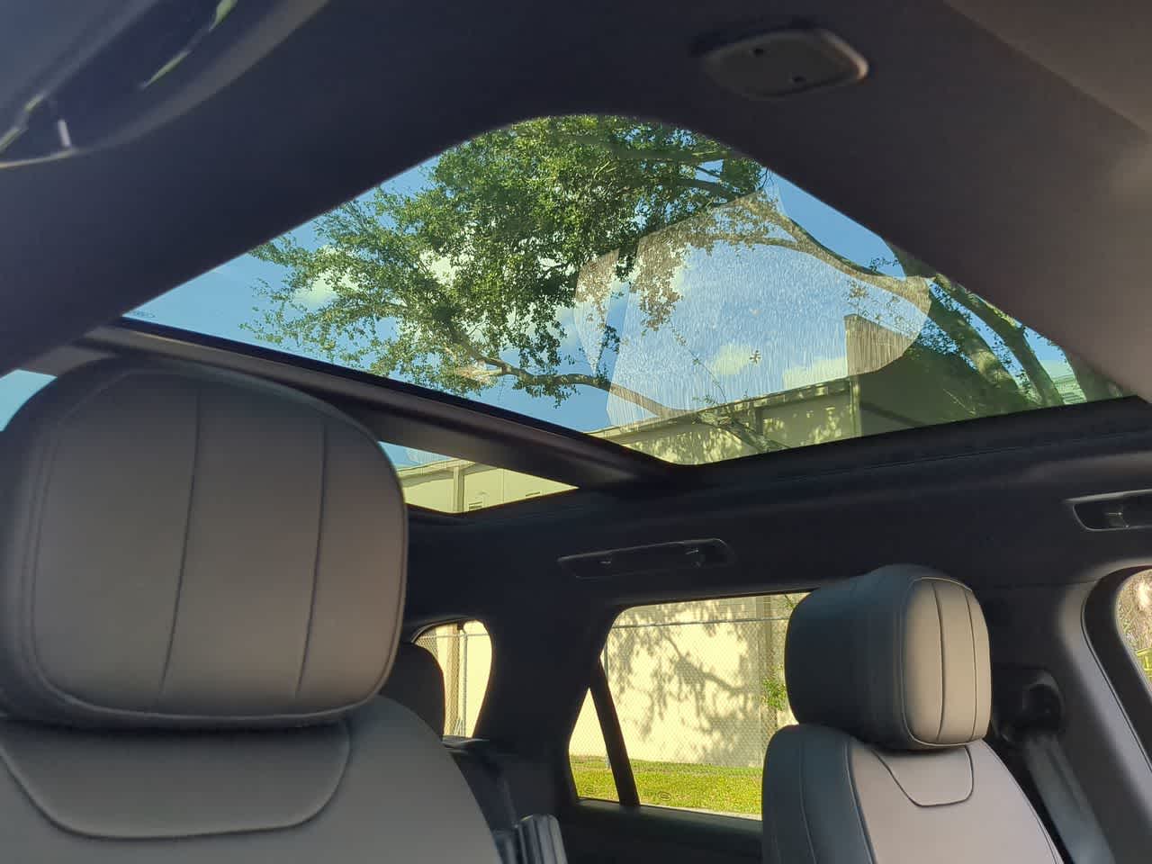 Thumbnail: 2025 Land Rover Range Rover Sport - 17