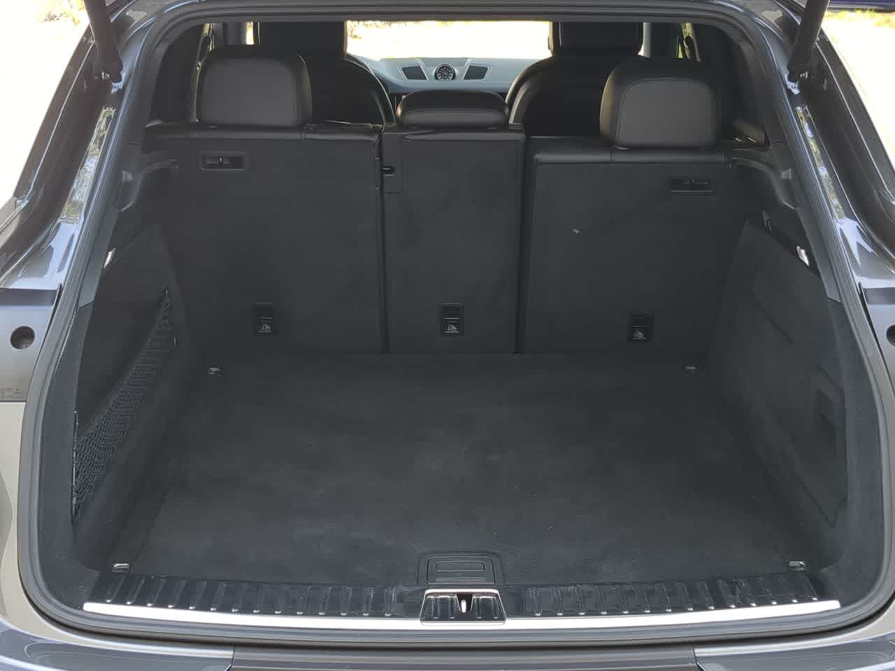 Thumbnail: 2021 Porsche Cayenne - 36