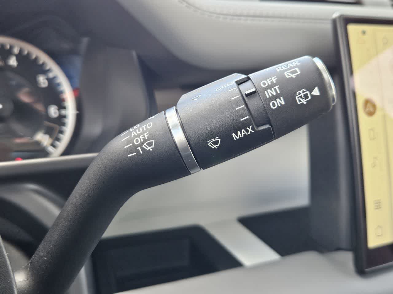 Thumbnail: 2023 Land Rover Defender - 28