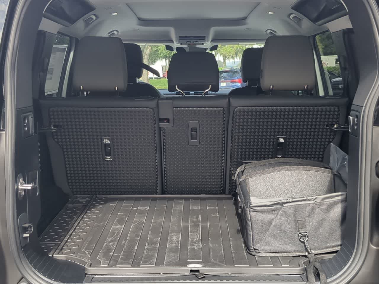 Thumbnail: 2026 Land Rover Defender - 36