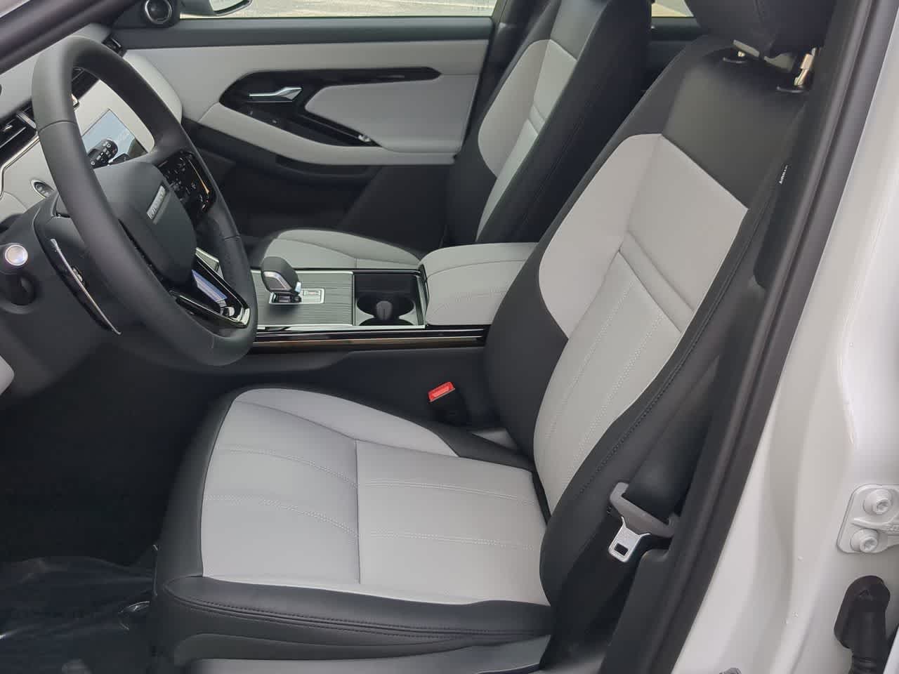 Thumbnail: 2026 Land Rover Range Rover Evoque - 16