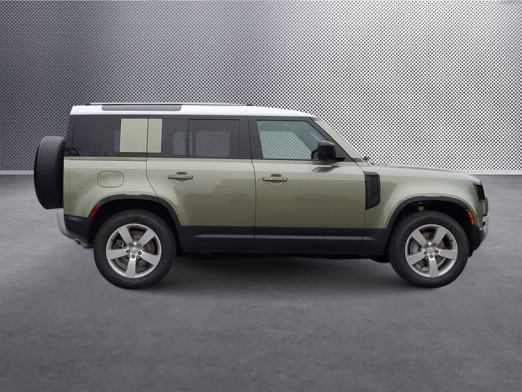 2025 Land Rover Defender 110 9