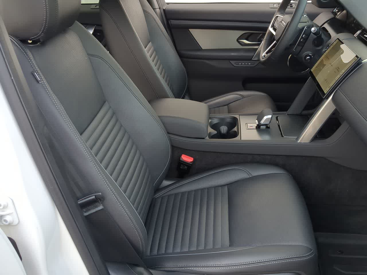 Thumbnail: 2025 Land Rover Discovery Sport - 22