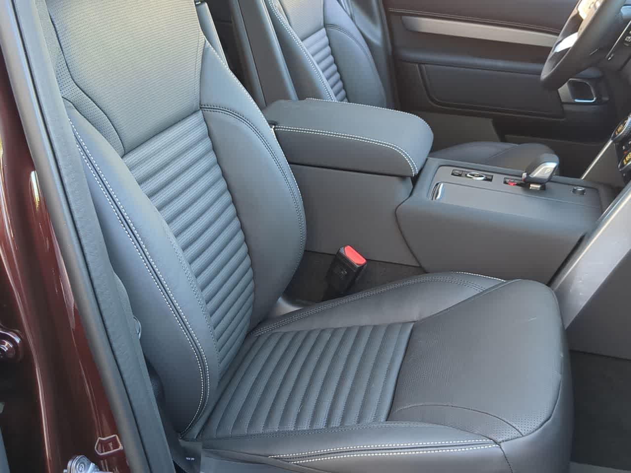 Thumbnail: 2026 Land Rover Discovery - 23