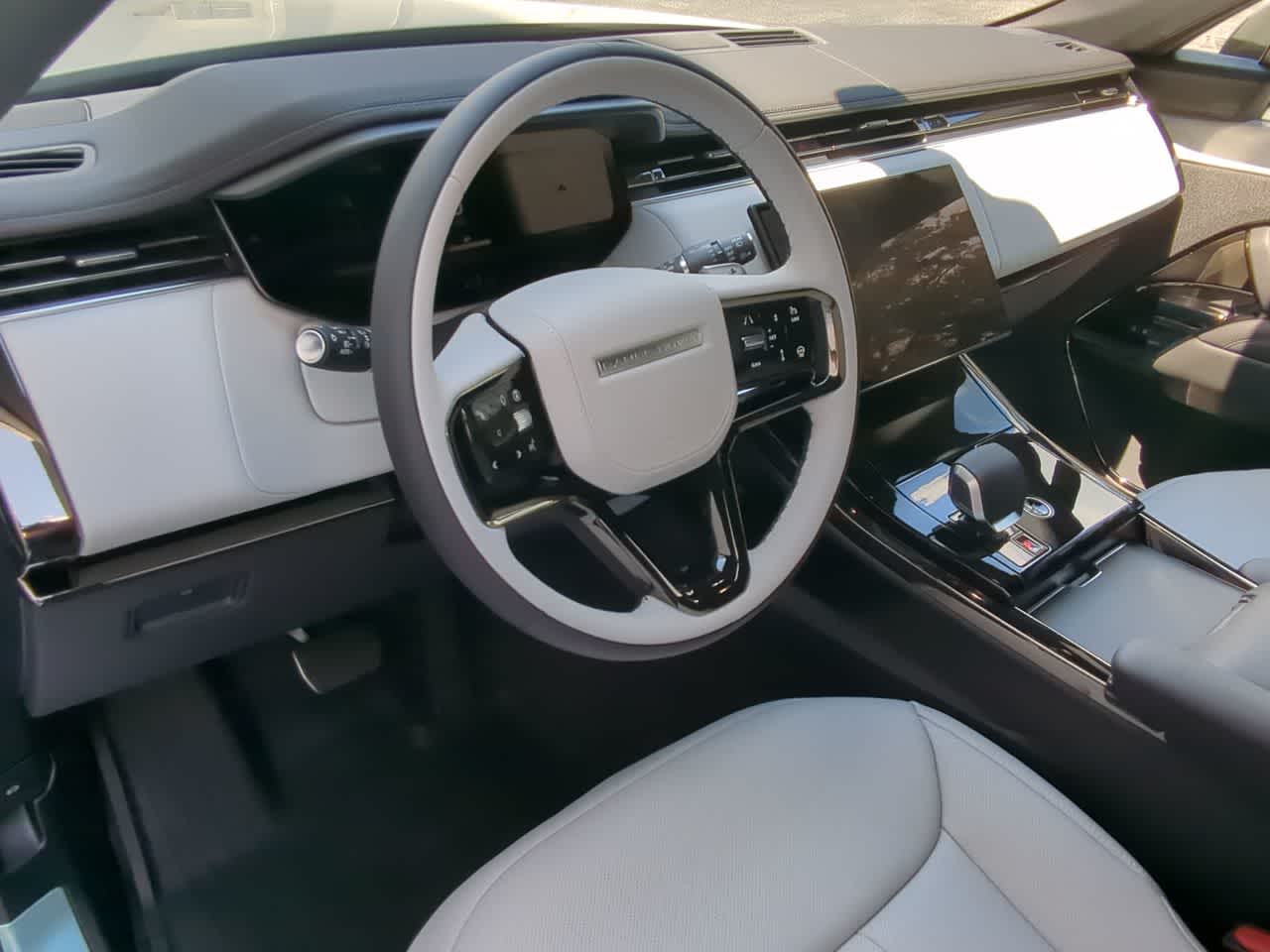 Thumbnail: 2025 Land Rover Range Rover Sport - 10