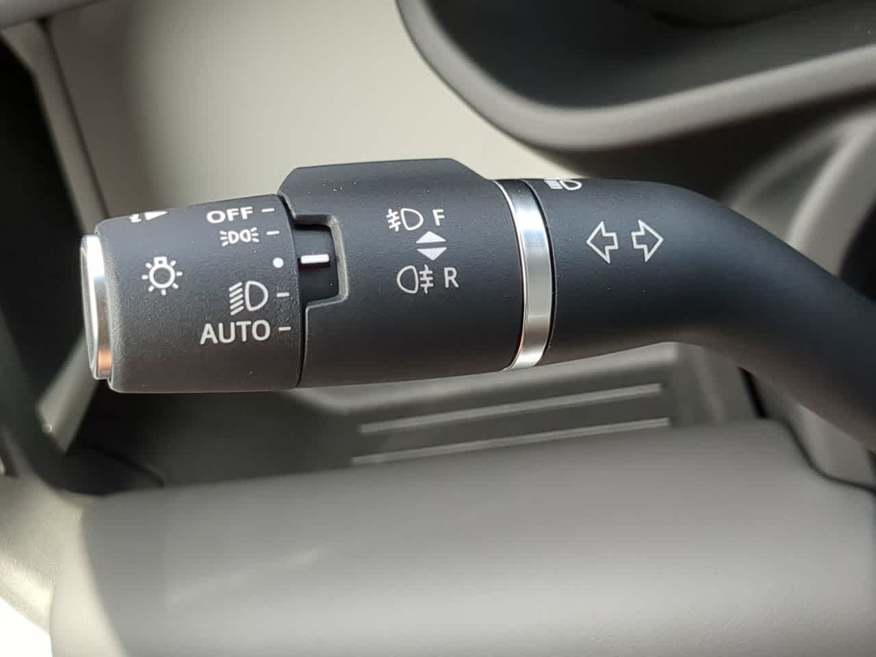 Thumbnail: 2025 Land Rover Defender - 29