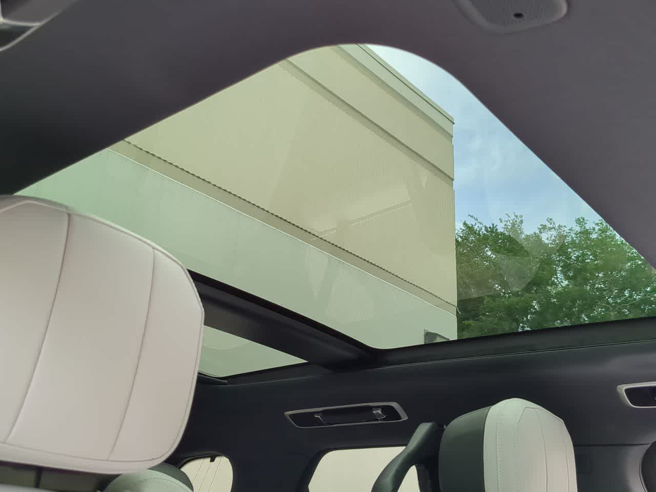 Thumbnail: 2025 Land Rover Range Rover Sport - 20