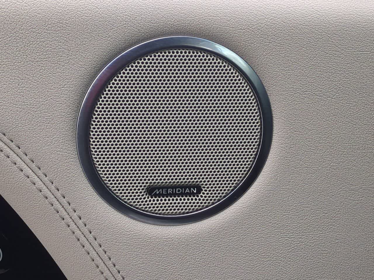 Thumbnail: 2021 Land Rover Range Rover - 32