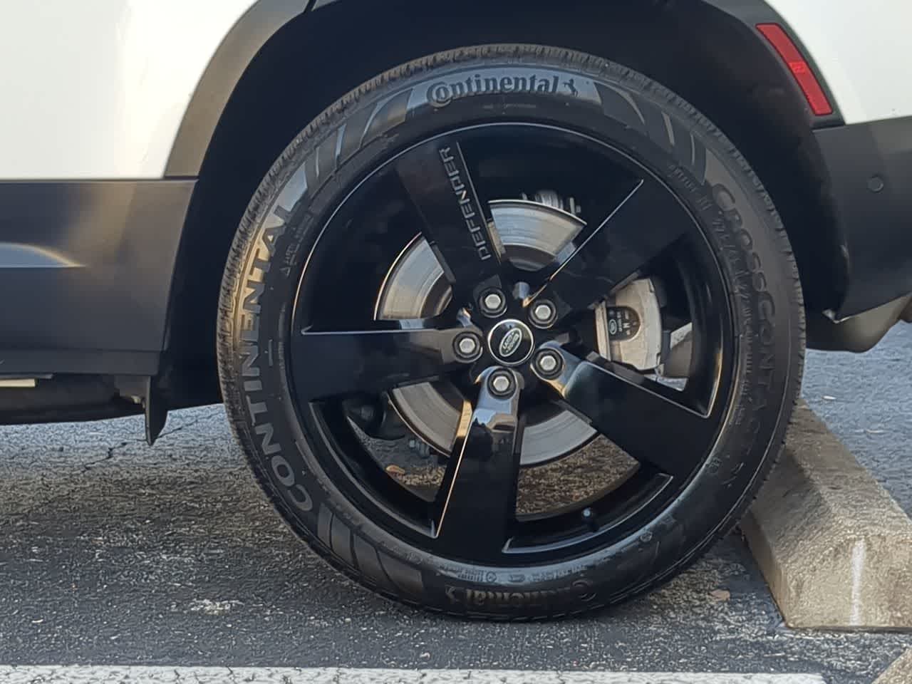 Thumbnail: 2022 Land Rover Defender - 14